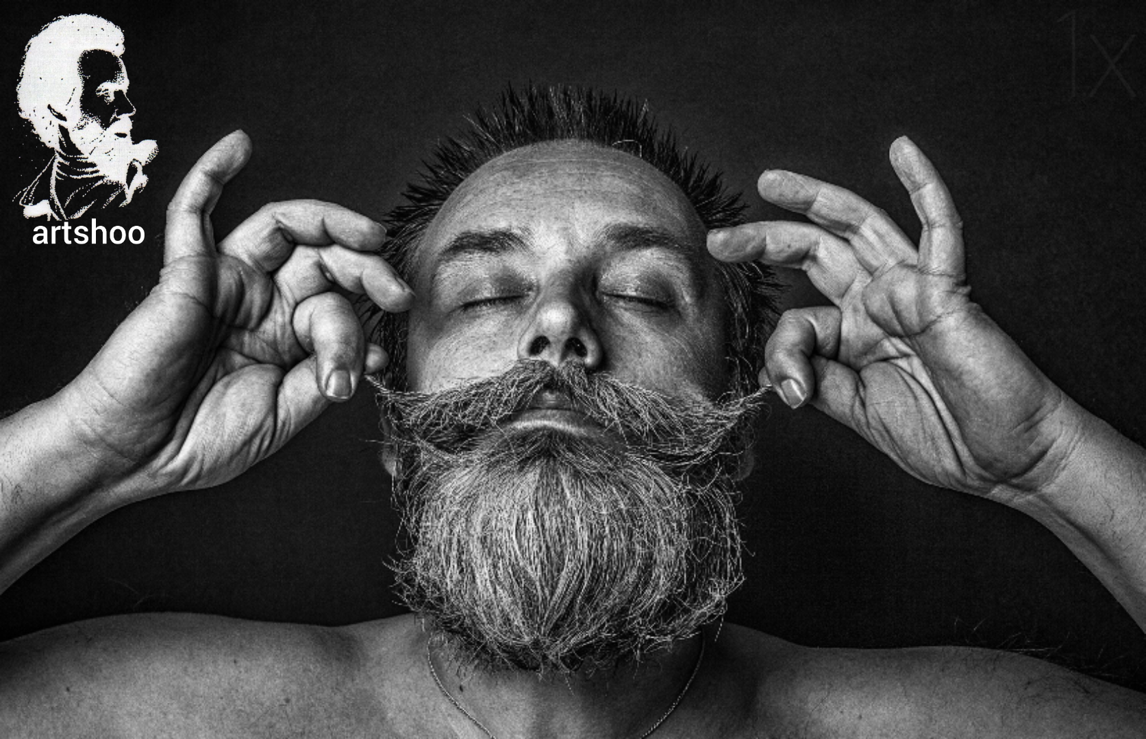 مدل پرتره سیاه قلم